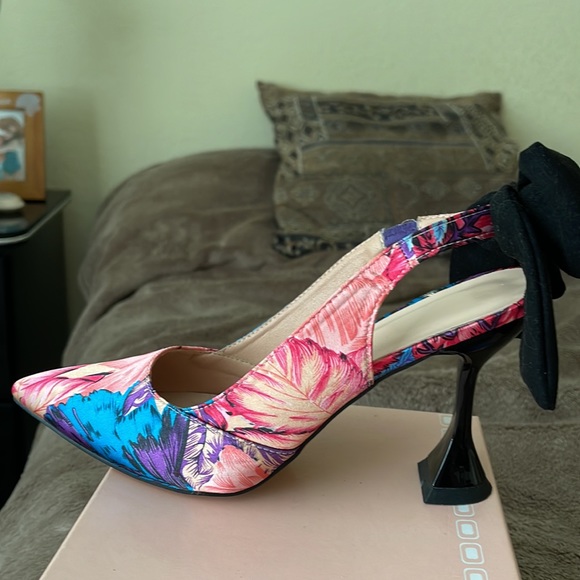 NWOT Shein Pumps with Open Back, new, no tags, tried once.Size 39, Fits Size 7.5 - Picture 6 of 6